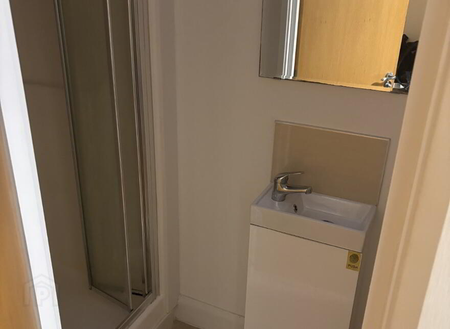 Flat 3, 75/77 Sandhurst Drive, Belfast, BT9 5AZ
