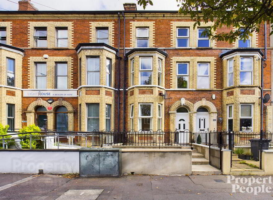 Apt 2, 185 Duncairn Gardens, Belfast, BT15 2GF photo