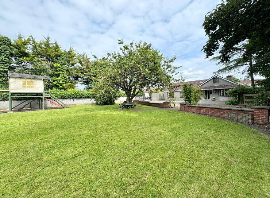 6 Coneywarren Park, Omagh, BT78 5LZ photo