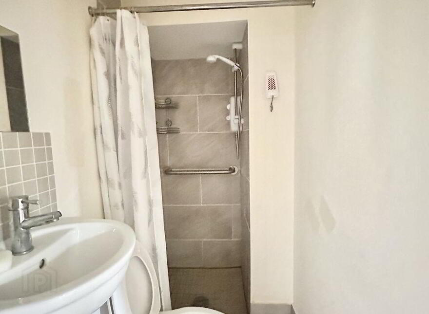 1 Gallinagh, Monaghan Town