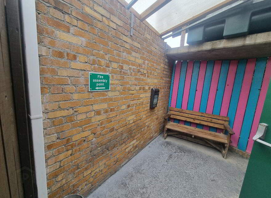 Junior's Bar, 26 Bridge Street, Strabane, BT82 9AE