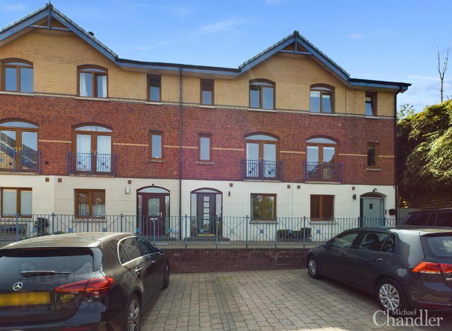 17 Oakhill, Castlereagh, Belfast, BT5 7GS photo