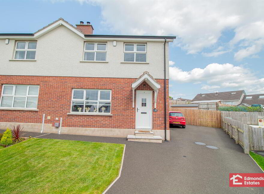 37 Sandhurst Manor, Galgorm, Ballymena, BT42 1FG photo