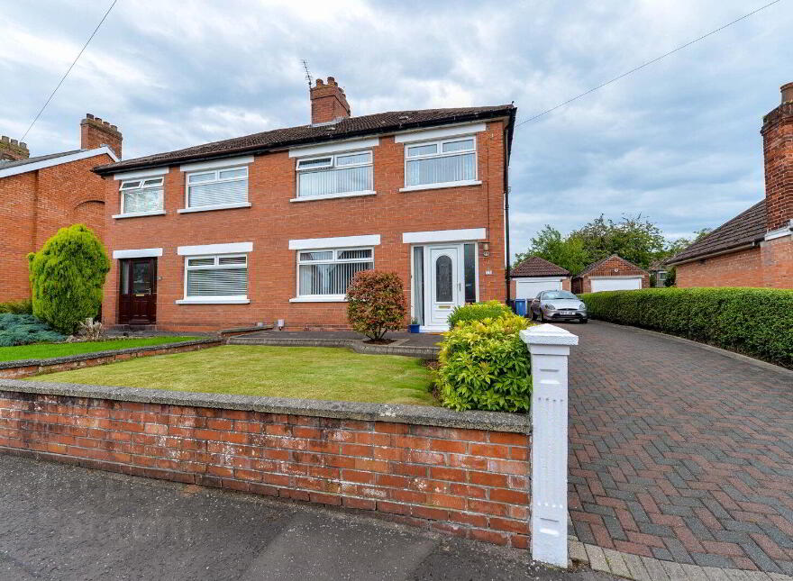 15 Houston Drive, Belfast, BT5 6AZ photo