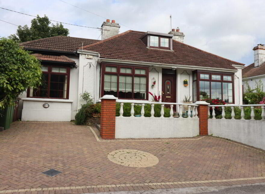 Rock Cottage, Cork Road, Carrigaline, Cork, P43V966 photo