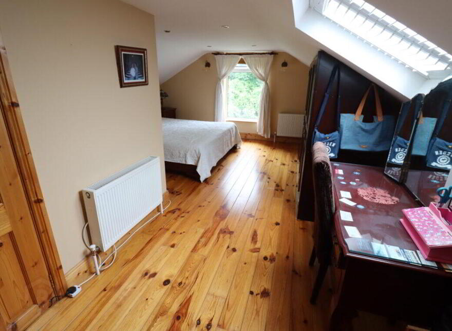 Rock Cottage, Cork Road, Carrigaline, Cork, P43V966
