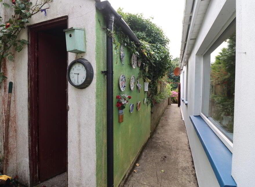 Rock Cottage, Cork Road, Carrigaline, P43V966