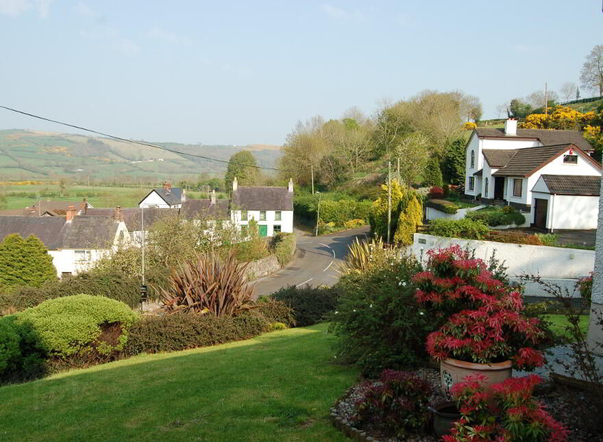 12 Gleno Village, Larne, Carrickfergus, BT40 3LG