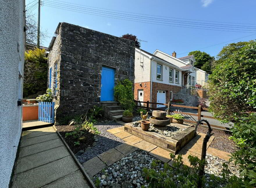 12 Gleno Village, Larne, Carrickfergus, BT40 3LG