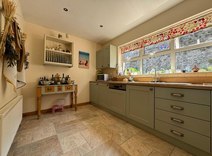 12 Gleno Village, Larne, Carrickfergus, BT40 3LG