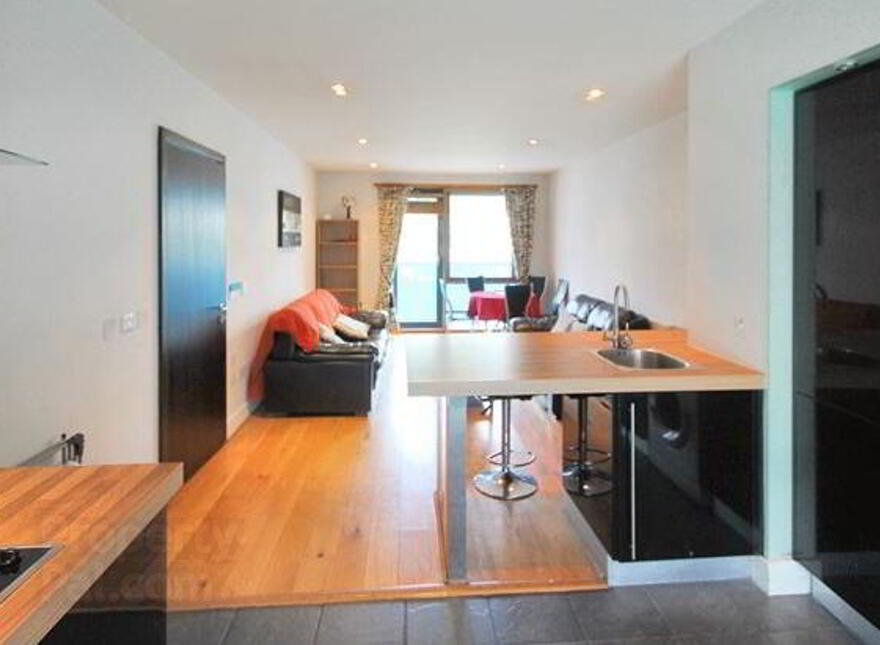 Apt 402 The Edges 3, Beacon South Quarter, Sandyford, Dublin, D18YY73 photo