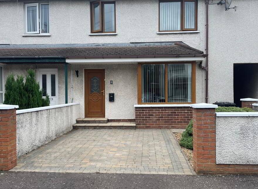 8 Kinbayne Crescent, Greenisland, Carrickfergus, BT38 8SX photo