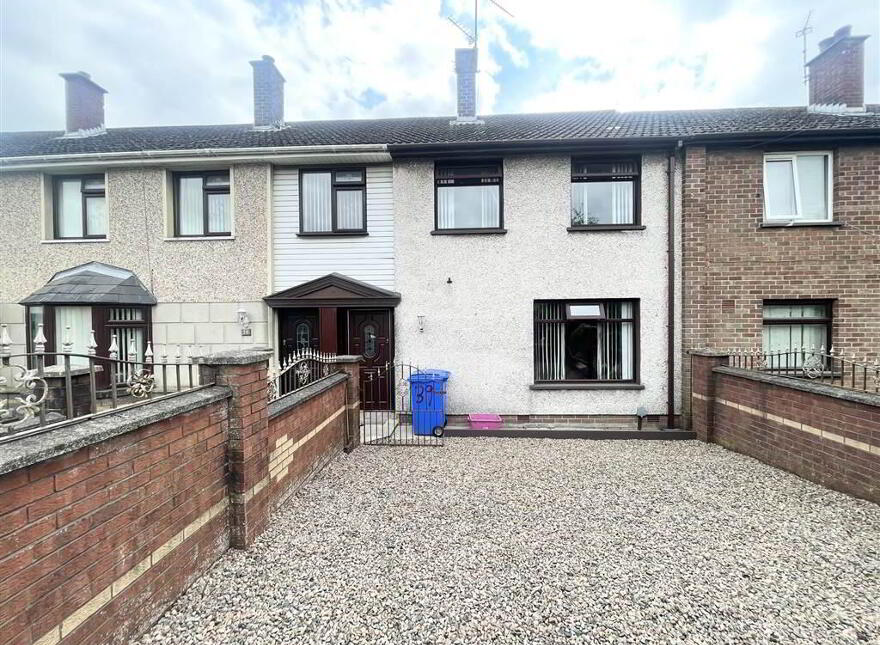 39 Rossnareen Park, Belfast, BT11 8NN photo