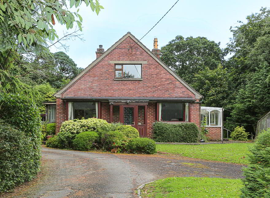 4 Sloans Avenue, The Roundabout, Saintfield Road, Carryduff, BT8 8DG photo