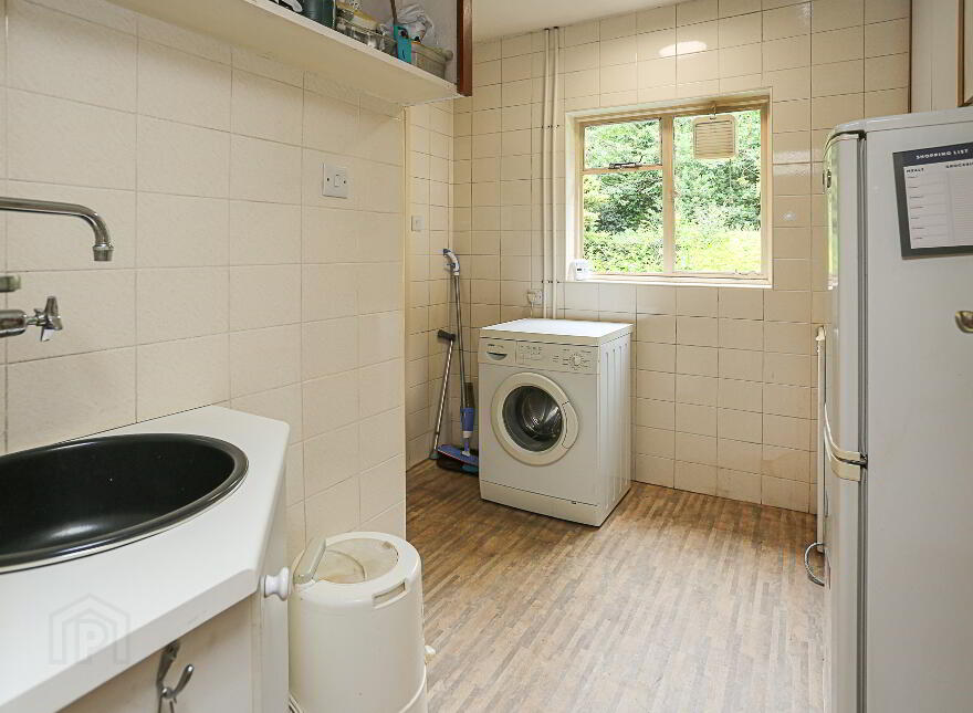 4 Sloans Avenue, The Roundabout, Saintfield Road, Carryduff, BT8 8DG