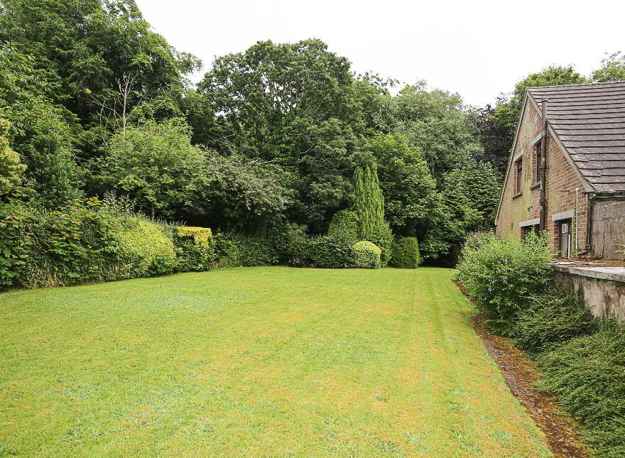 4 Sloans Avenue, The Roundabout, Saintfield Road, Carryduff, BT8 8DG