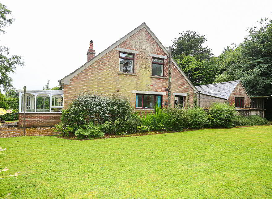4 Sloans Avenue, The Roundabout, Saintfield Road, Carryduff, BT8 8DG