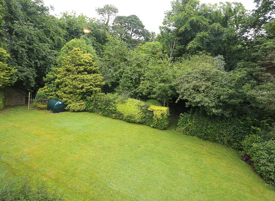 4 Sloans Avenue, The Roundabout, Saintfield Road, Carryduff, BT8 8DG