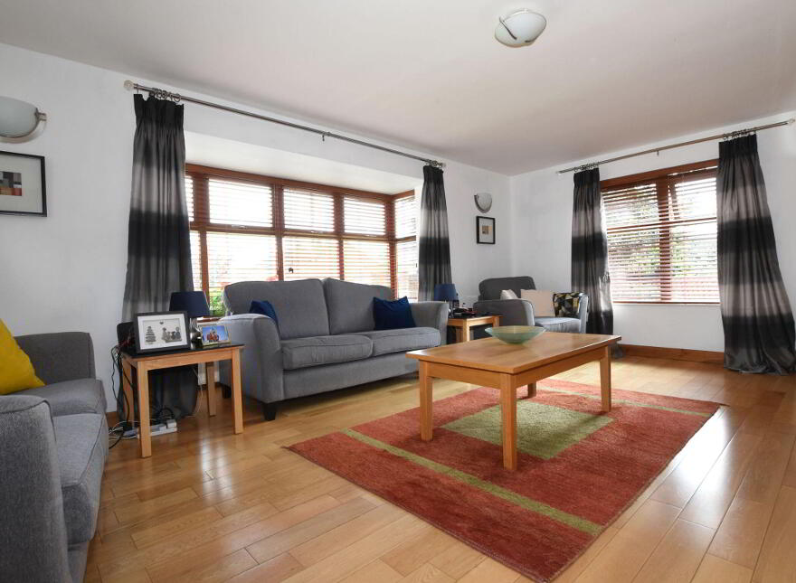 2 Henley Hall, Hillsborough, BT26 6RZ
