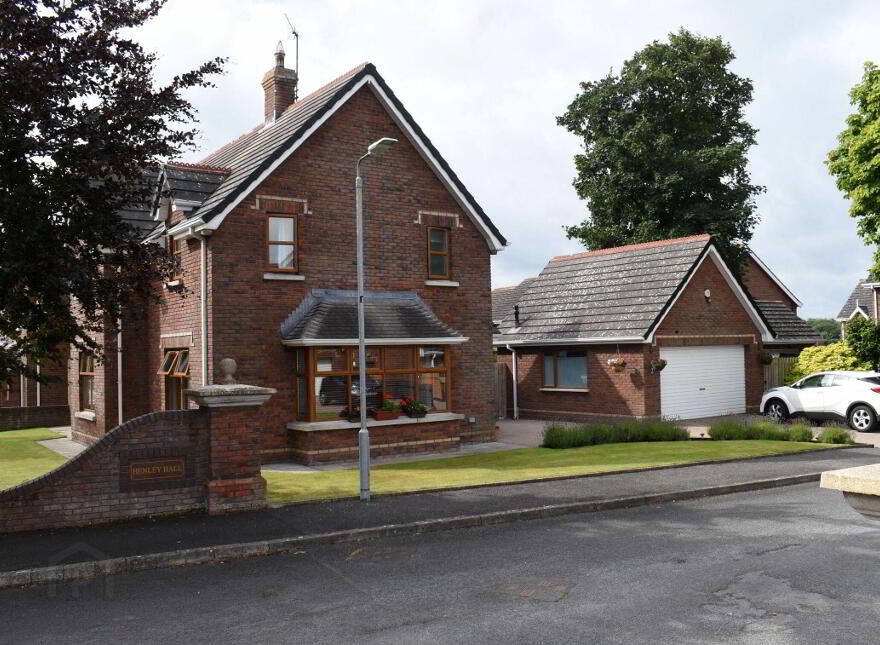 2 Henley Hall, Hillsborough, BT26 6RZ