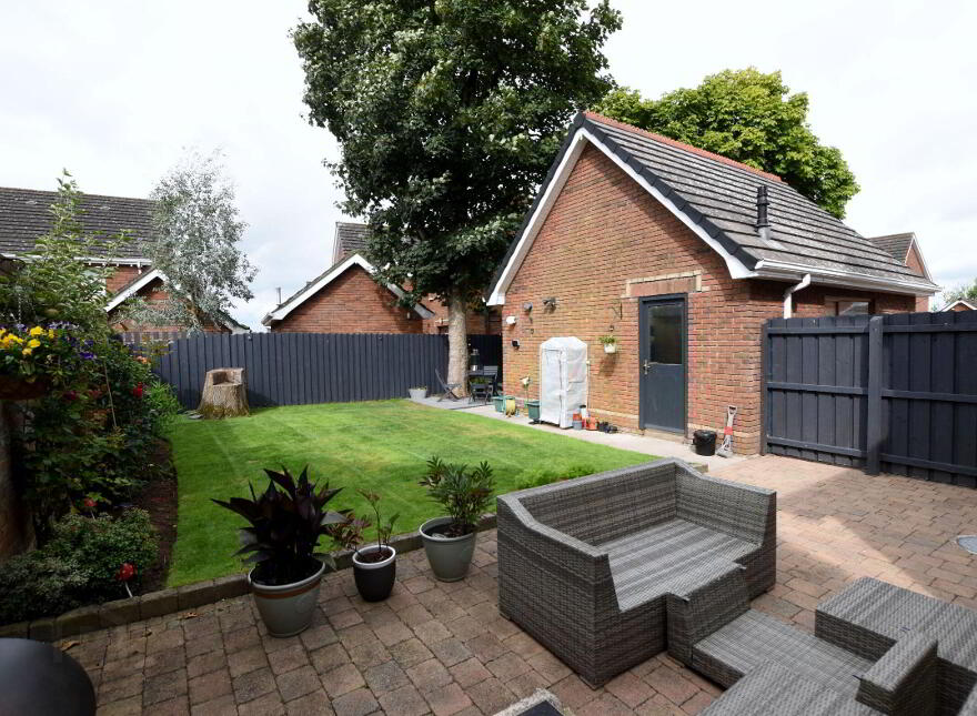 2 Henley Hall, Hillsborough, BT26 6RZ
