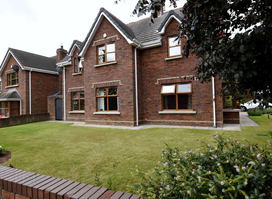 2 Henley Hall, Hillsborough, BT26 6RZ