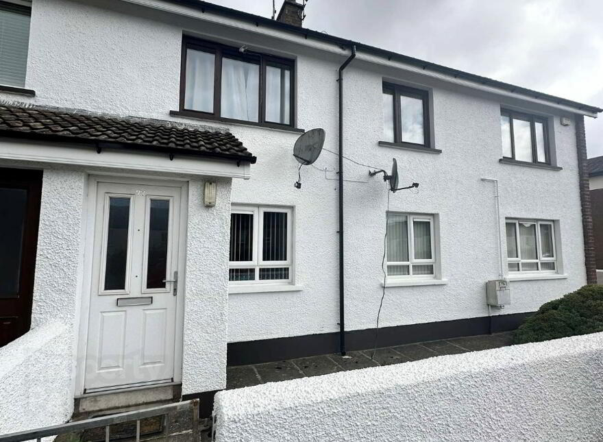 77 Chichester Park East, Ballymena, Ballymena, BT42 4BH photo