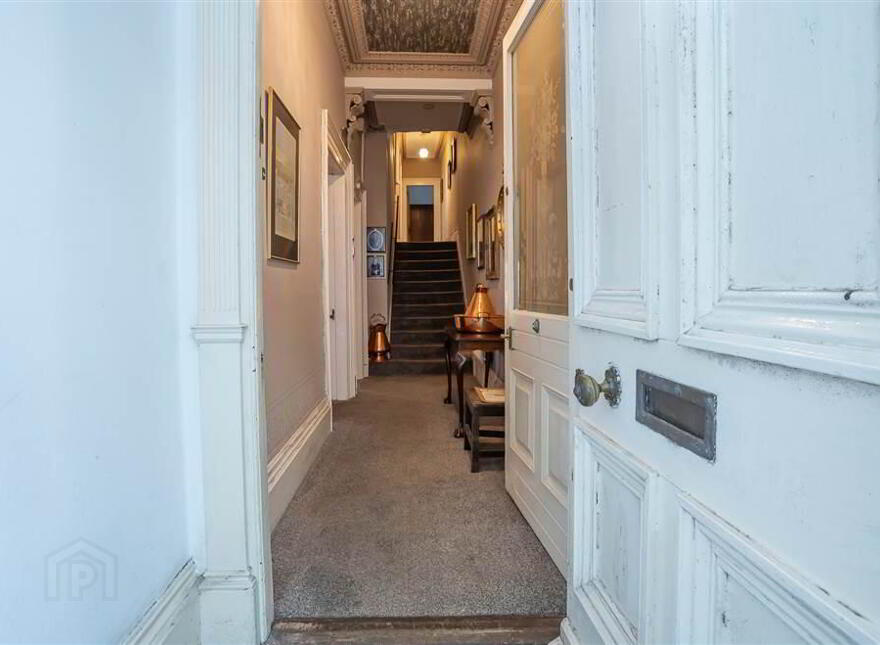 123 University Street, University Area, Belfast, BT7 1HP