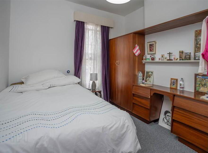123 University Street, University Area, Belfast, BT7 1HP