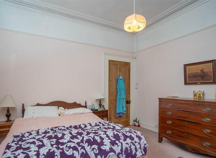123 University Street, University Area, Belfast, BT7 1HP