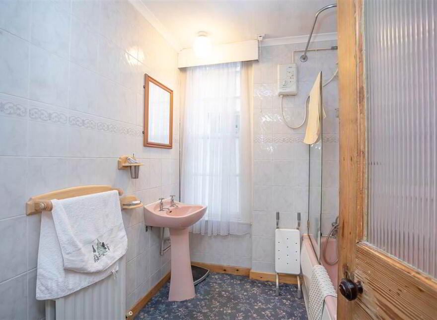 123 University Street, University Area, Belfast, BT7 1HP
