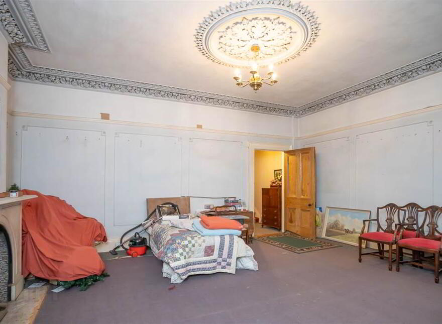 123 University Street, University Area, Belfast, BT7 1HP