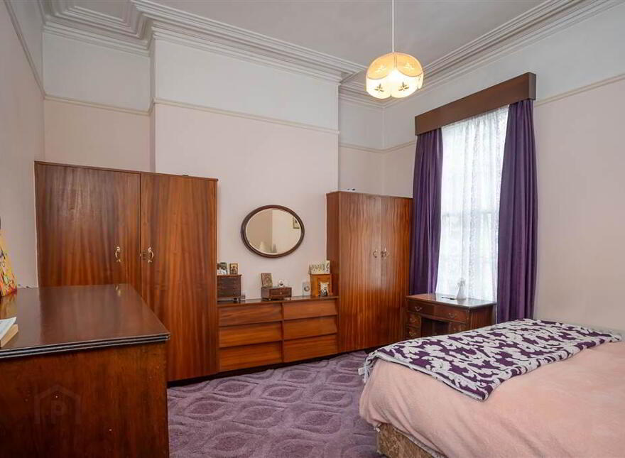 123 University Street, University Area, Belfast, BT7 1HP