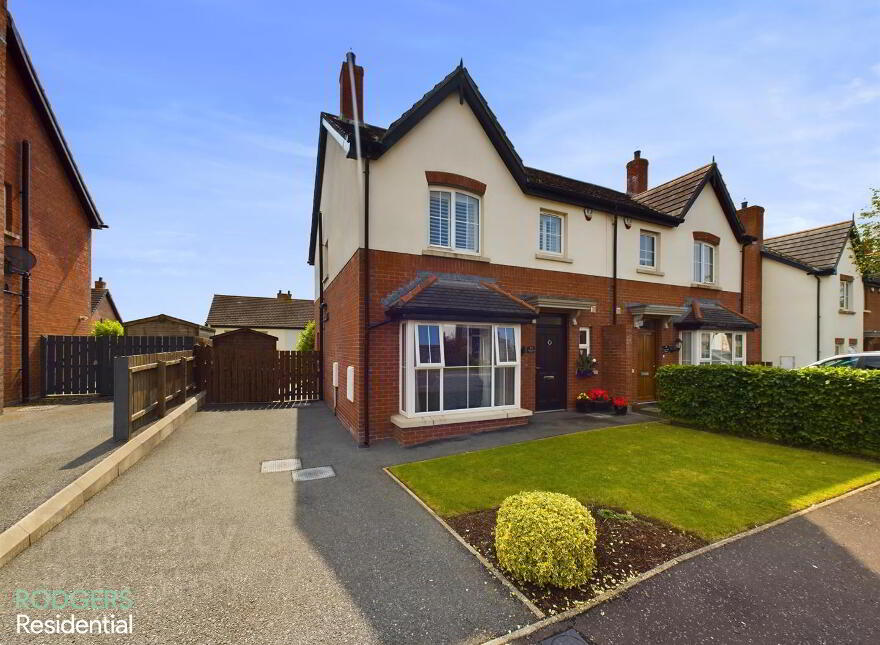 32 Coopers Mill Heights, Dundonald, Belfast, BT16 1WX photo