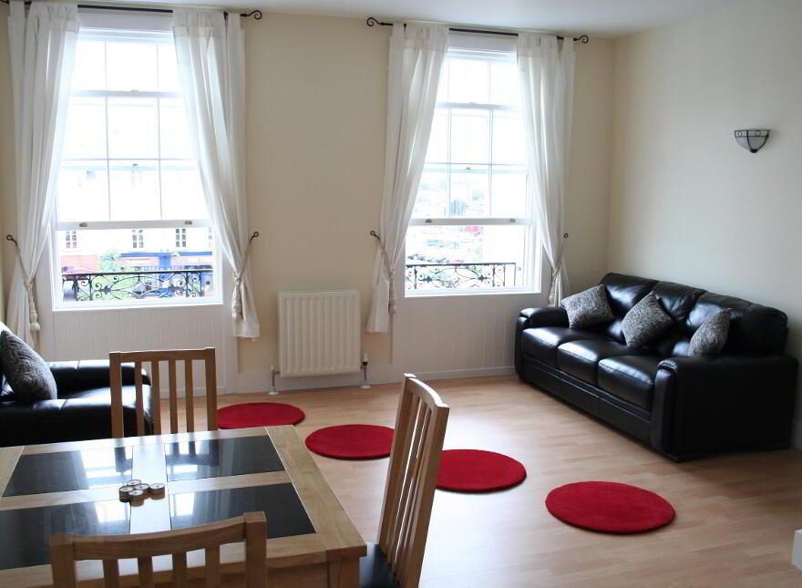 56 Lisburn Square, Lisburn, BT28 1TS