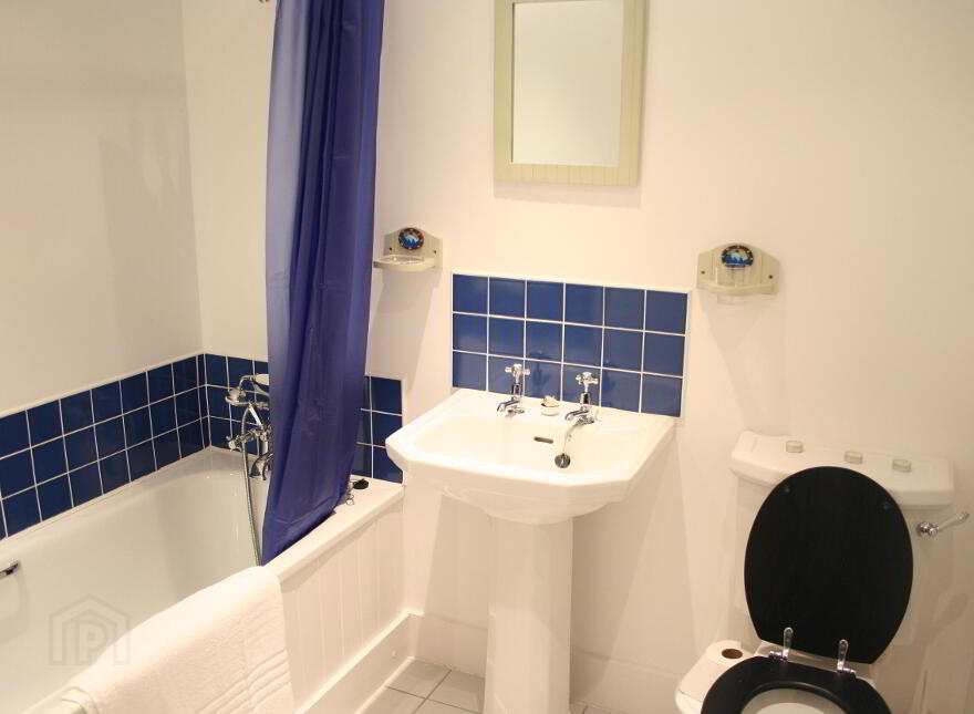 56 Lisburn Square, Lisburn, BT28 1TS