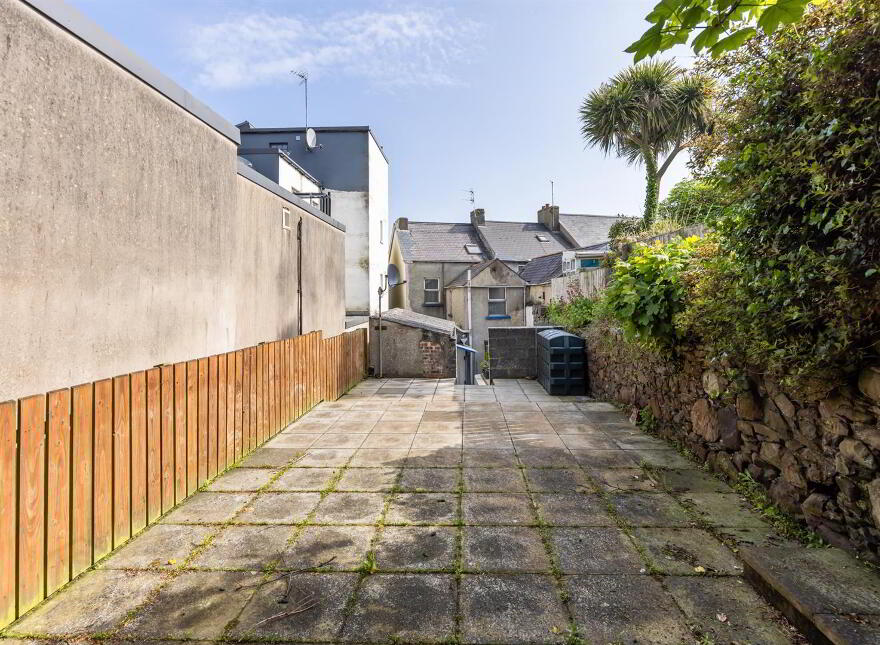 3 Parade, Donaghadee, BT21 0AE