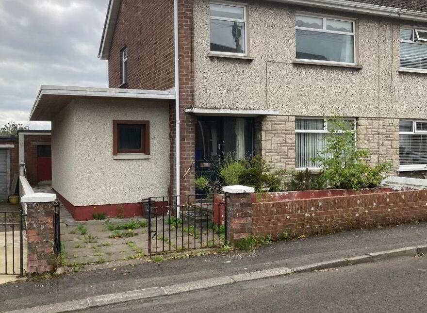 9 Lisnarea Avenue, Derry, BT48 7SS photo