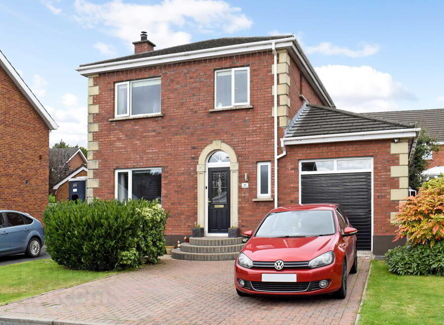 11 Woodlands Court, Lisburn, BT28 2XP photo