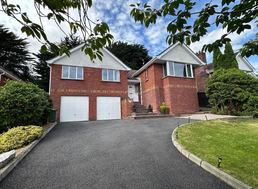 19 Tudor Oaks, Banbridge, BT32 4LP photo