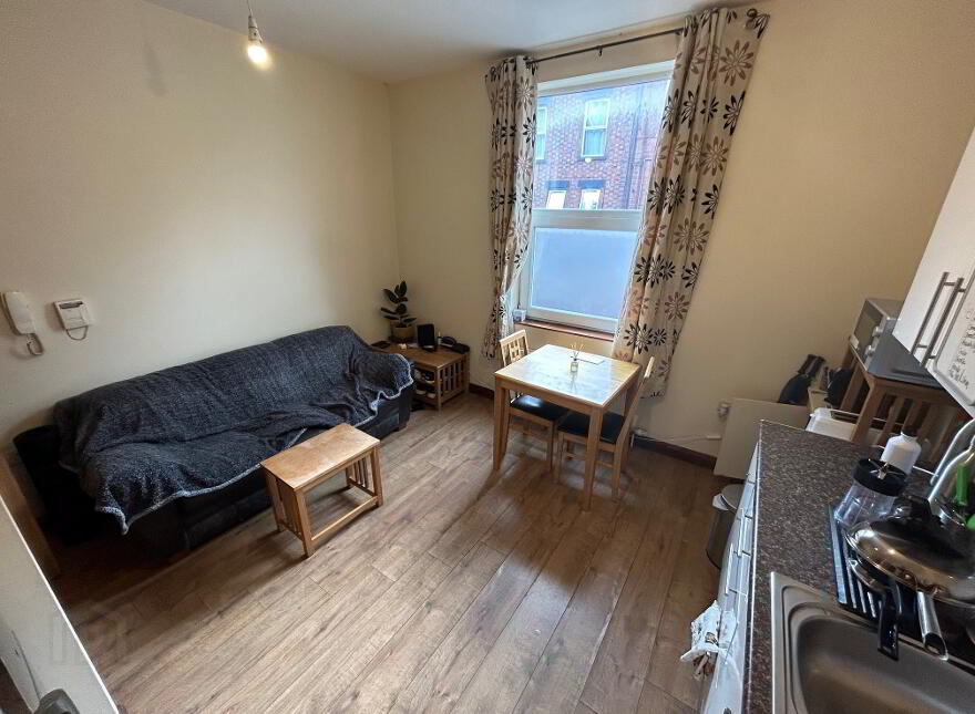 Apt 1, 11 Wellesley Avenue, Belfast, BT9 6DG