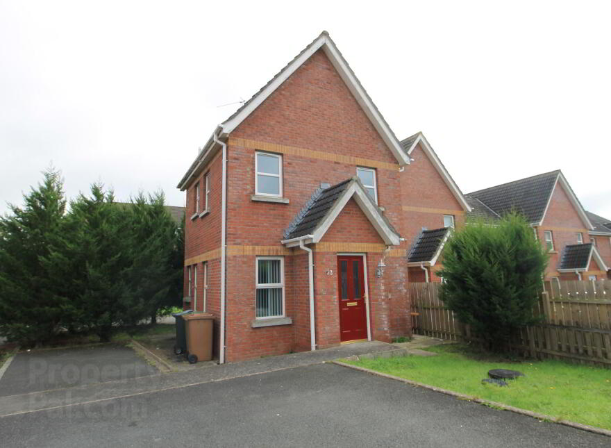 62 Oak Grove, Banbridge, BT32 3GT photo