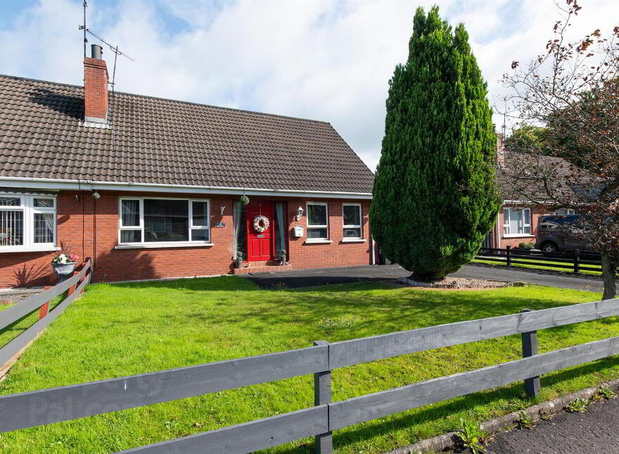 5 Castle Meadows, Craigavon, Gilford, BT63 6DE photo