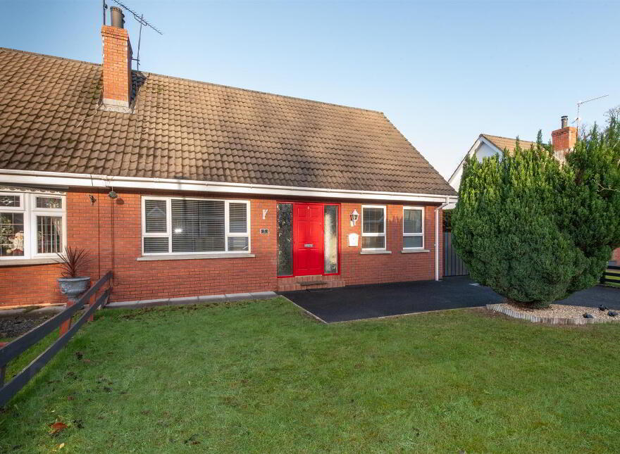 5 Castle Meadows, Craigavon, Gilford, BT63 6DE photo