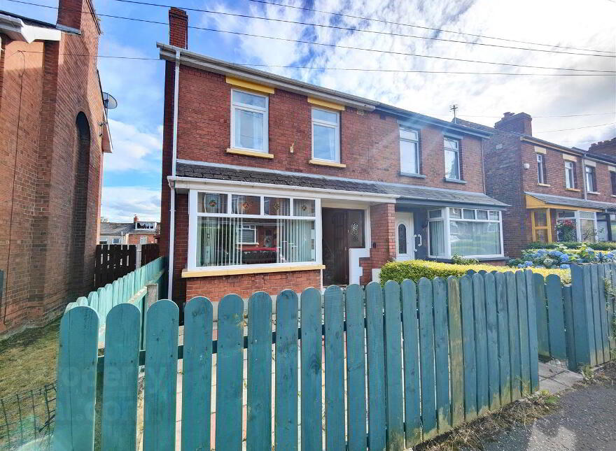 19 Somerton Gardens, Belfast, BT15 3LN photo