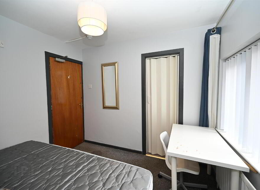 Room 8, 9 Eglantine Avenue, Belfast, BT9 6DW