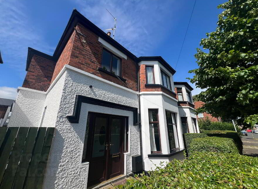 3 Ashfield Crescent, Belfast, BT15 3FR photo