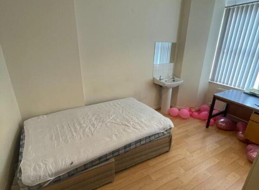 105 Dunluce Avenue, Belfast, BT9 7AX