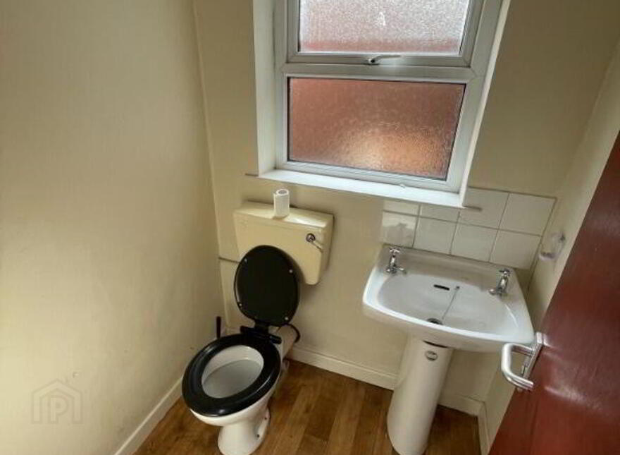105 Dunluce Avenue, Belfast, BT9 7AX