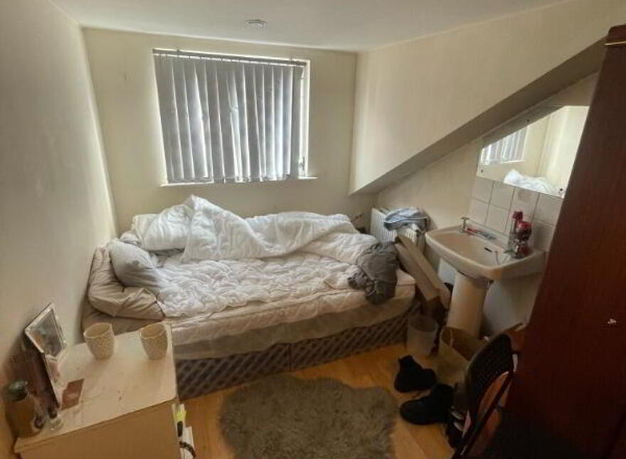 105 Dunluce Avenue, Belfast, BT9 7AX